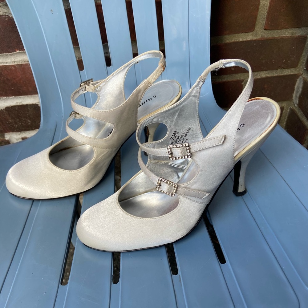 Satin rhinestone pumps maryjane